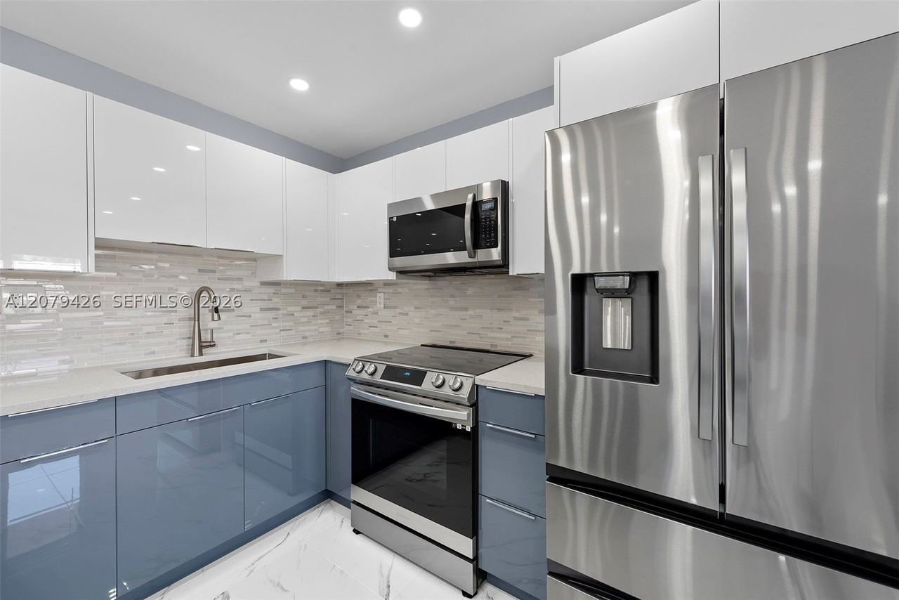 1400 Ne 54th St #107 - Photo 6 of 28