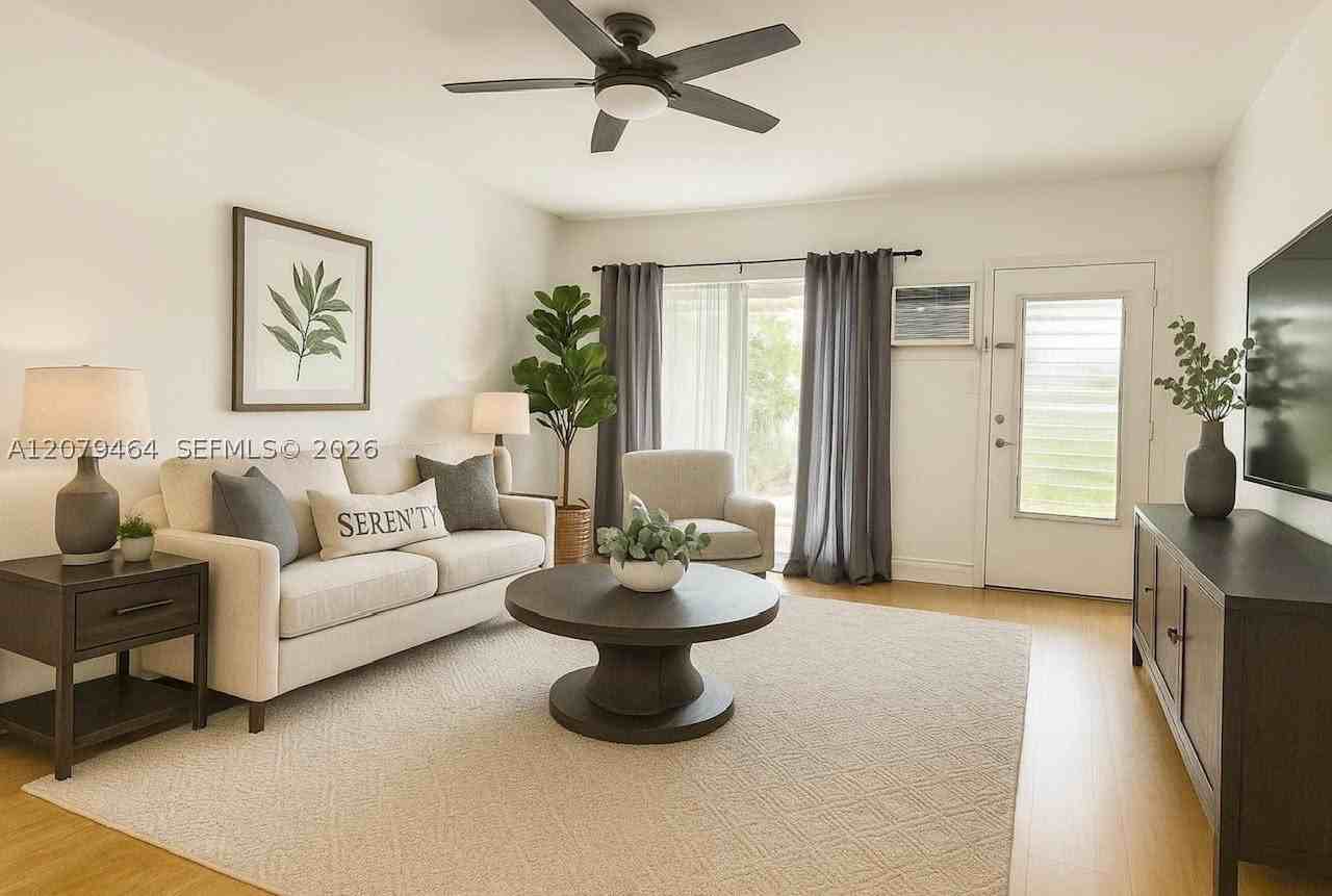 7921 East Dr #12 - Photo 4 of 18