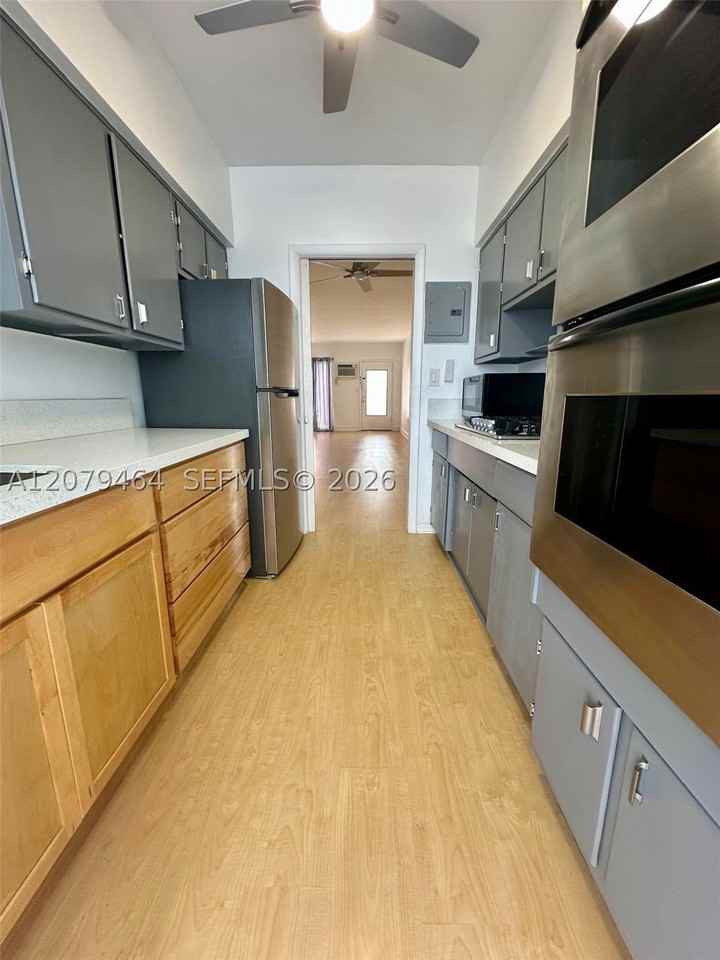 7921 East Dr #12 - Photo 6 of 18