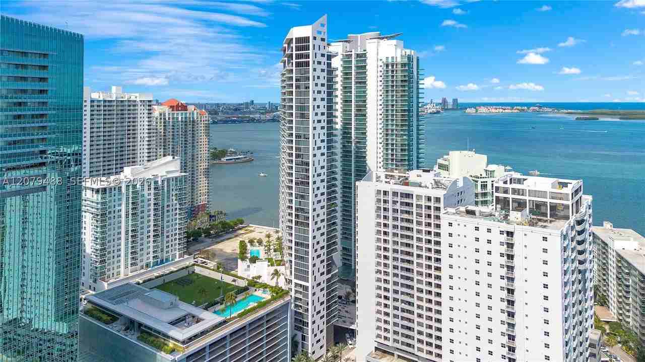 1300 Brickell Bay Dr #1913 - Photo 5 of 27