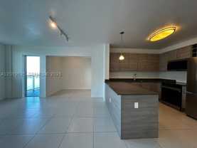7525 E Treasure Dr #1008 - Photo 1 of 1