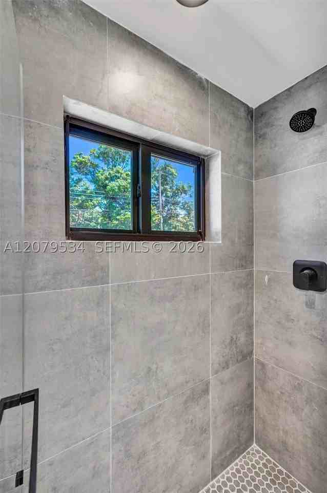 2255 Ne 173rd St #0 - Photo 6 of 19