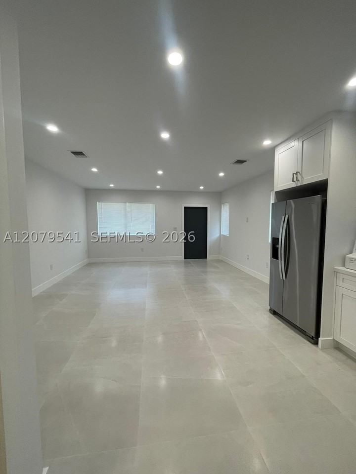 6331 Sw 23rd St #0 - Photo 2 of 36