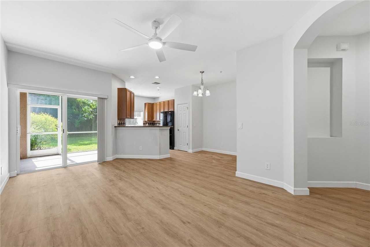1346 Grantham Dr - Photo 7 of 39
