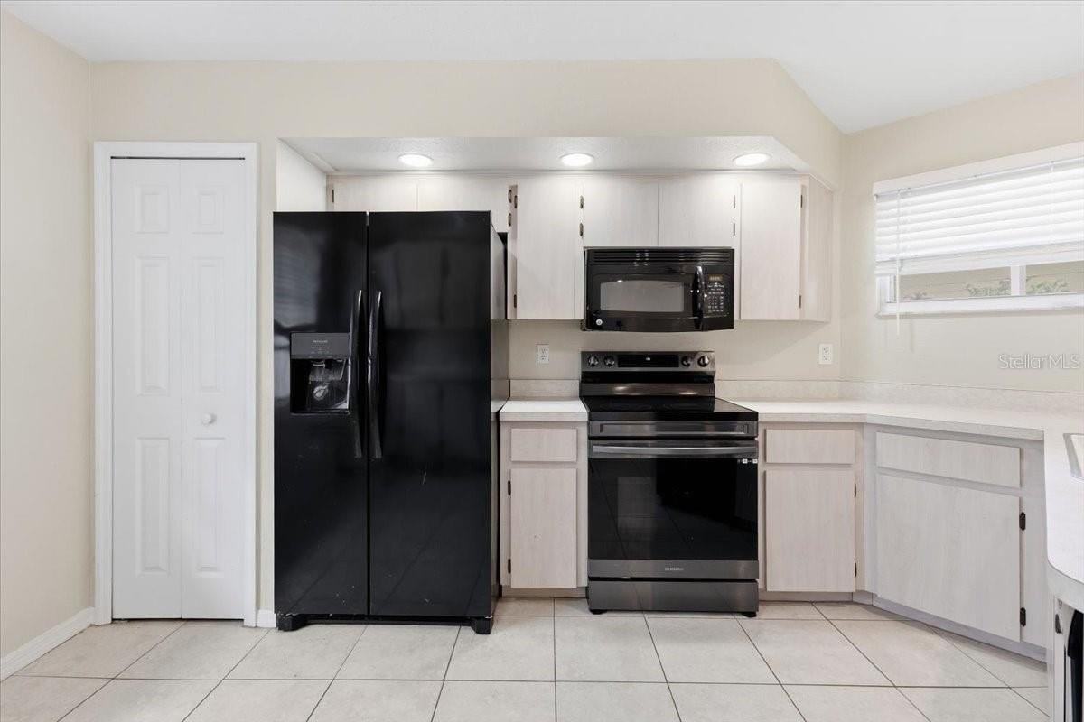 9216 Anita Ave #A - Photo 7 of 29