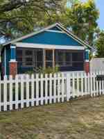 featured image of 703 Sw 5th St