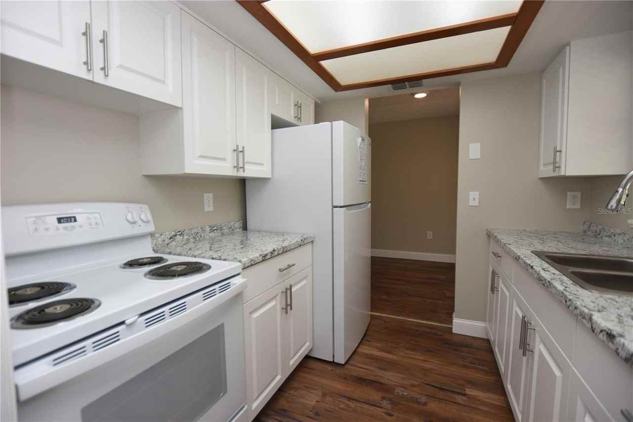 1224 Waterview Blvd E - Photo 3 of 31