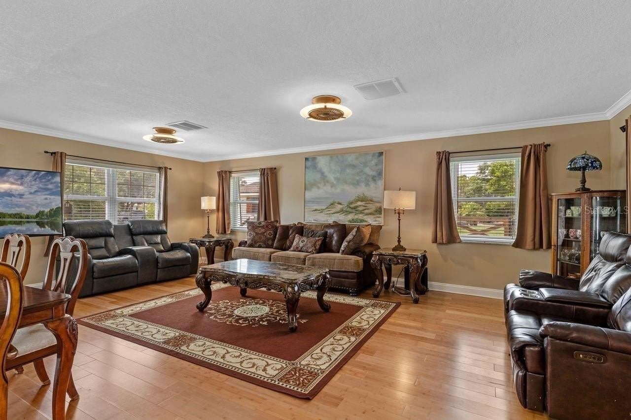 2622 Hibiscus Ct - Photo 6 of 32