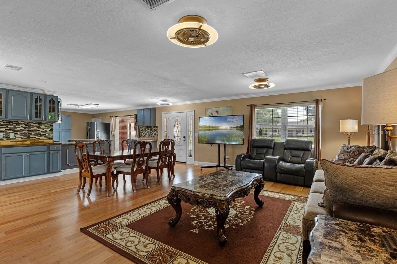 2622 Hibiscus Ct - Photo 7 of 32