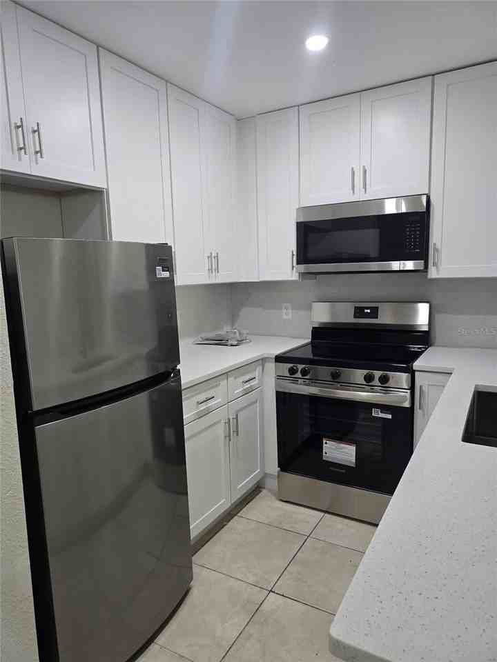 3064 Saint Paul Dr #3064 - Photo 4 of 9