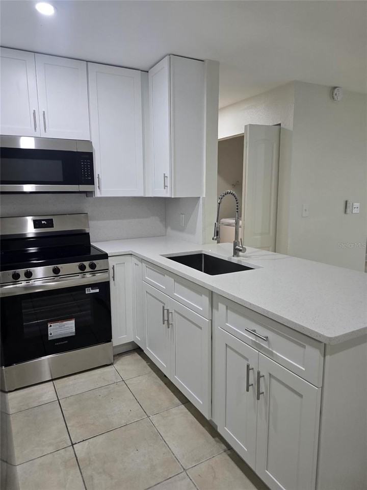3064 Saint Paul Dr #3064 - Photo 5 of 9