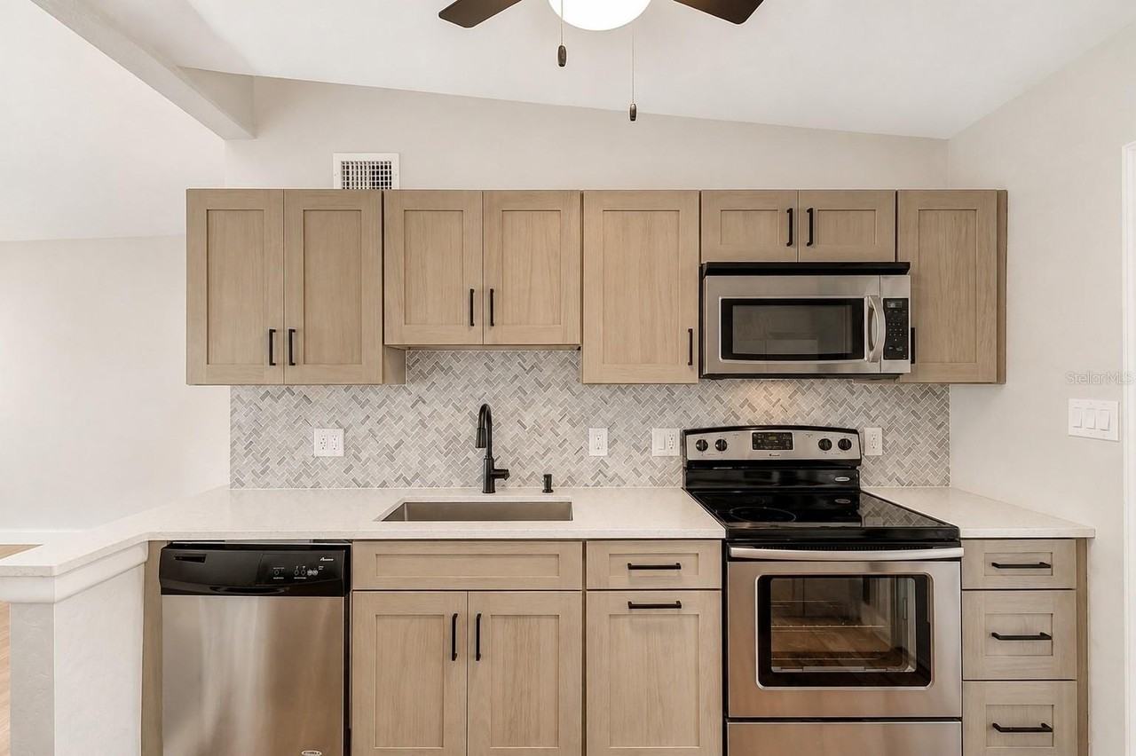 4261 Porpoise Dr Se - Photo 4 of 18