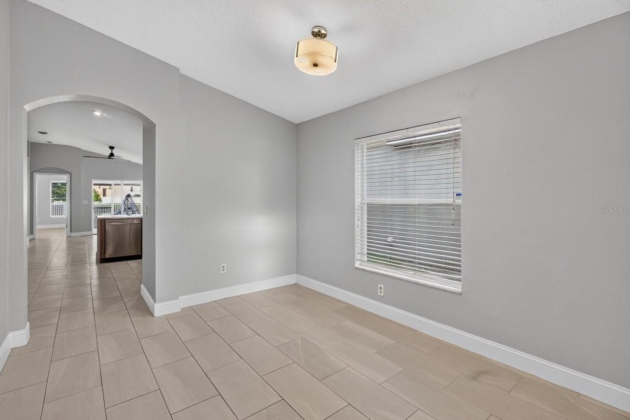 7961 Carriage Pointe Dr - Photo 5 of 49