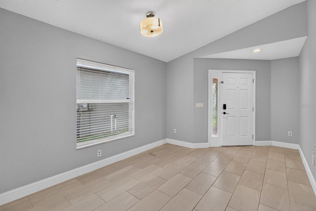 7961 Carriage Pointe Dr - Photo 6 of 49