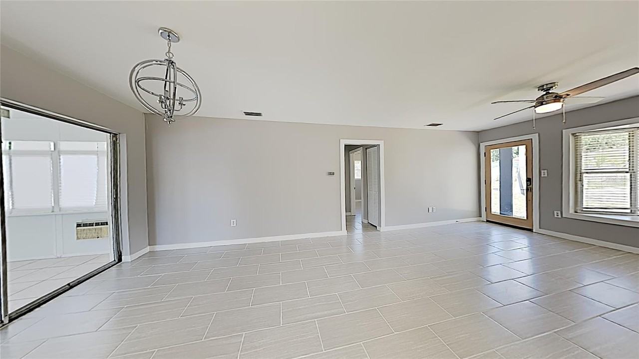 4511 S Gaines Rd - Photo 4 of 21