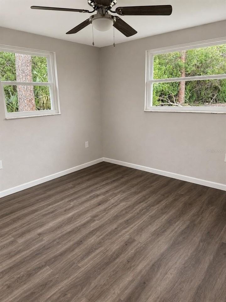 7335 New York Ave - Photo 6 of 9