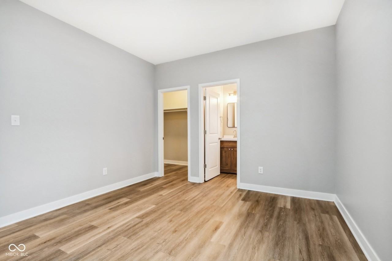 1838 Gent Ave - Photo 4 of 9