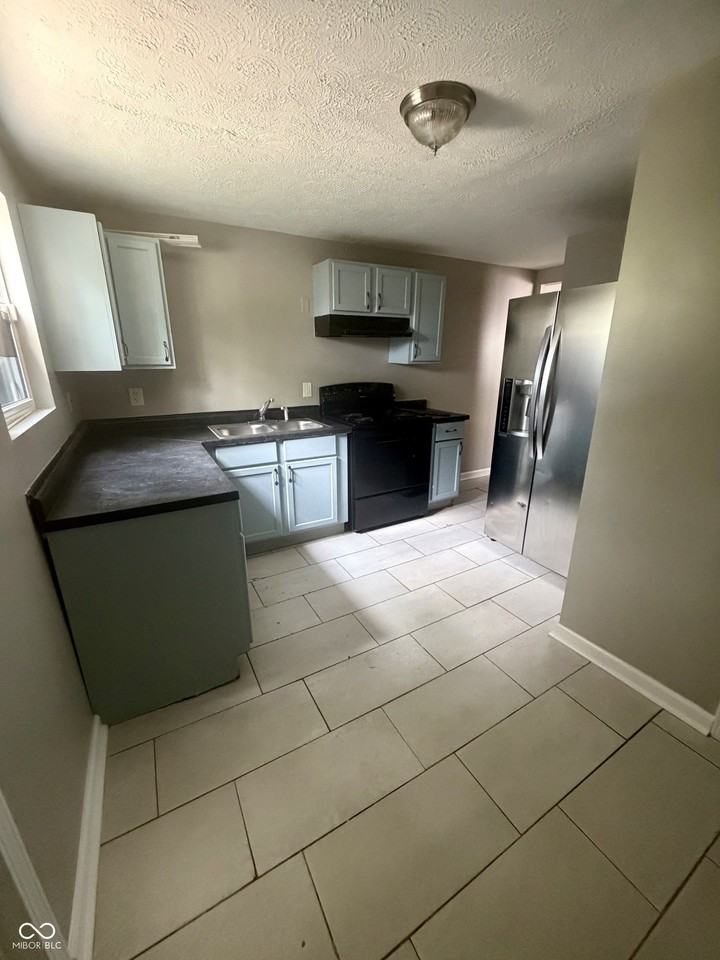 314 Eastern Ave - Photo 3 of 7