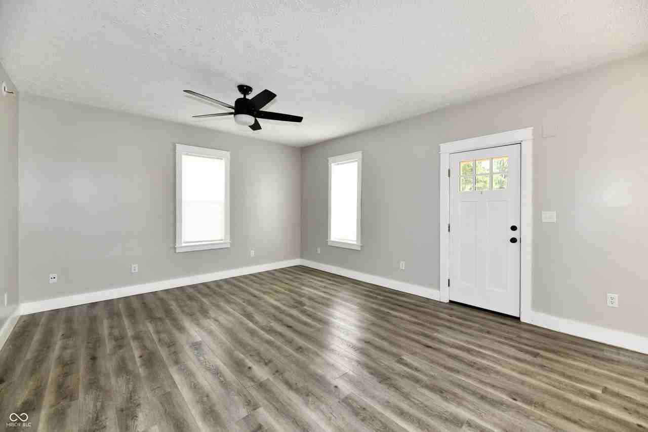 218 N Jefferson St - Photo 4 of 22