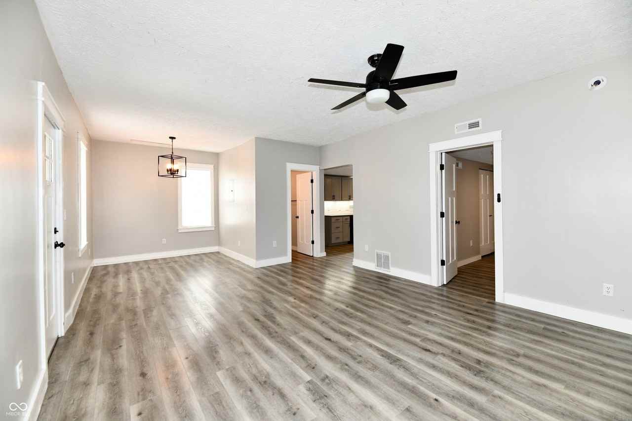 218 N Jefferson St - Photo 6 of 22