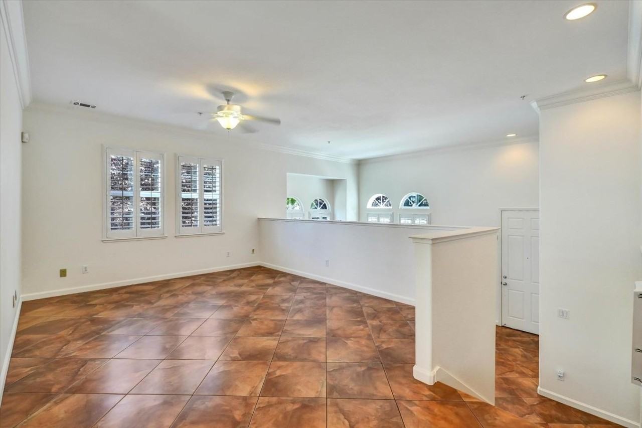 378 Olive Hill Dr - Photo 2 of 37