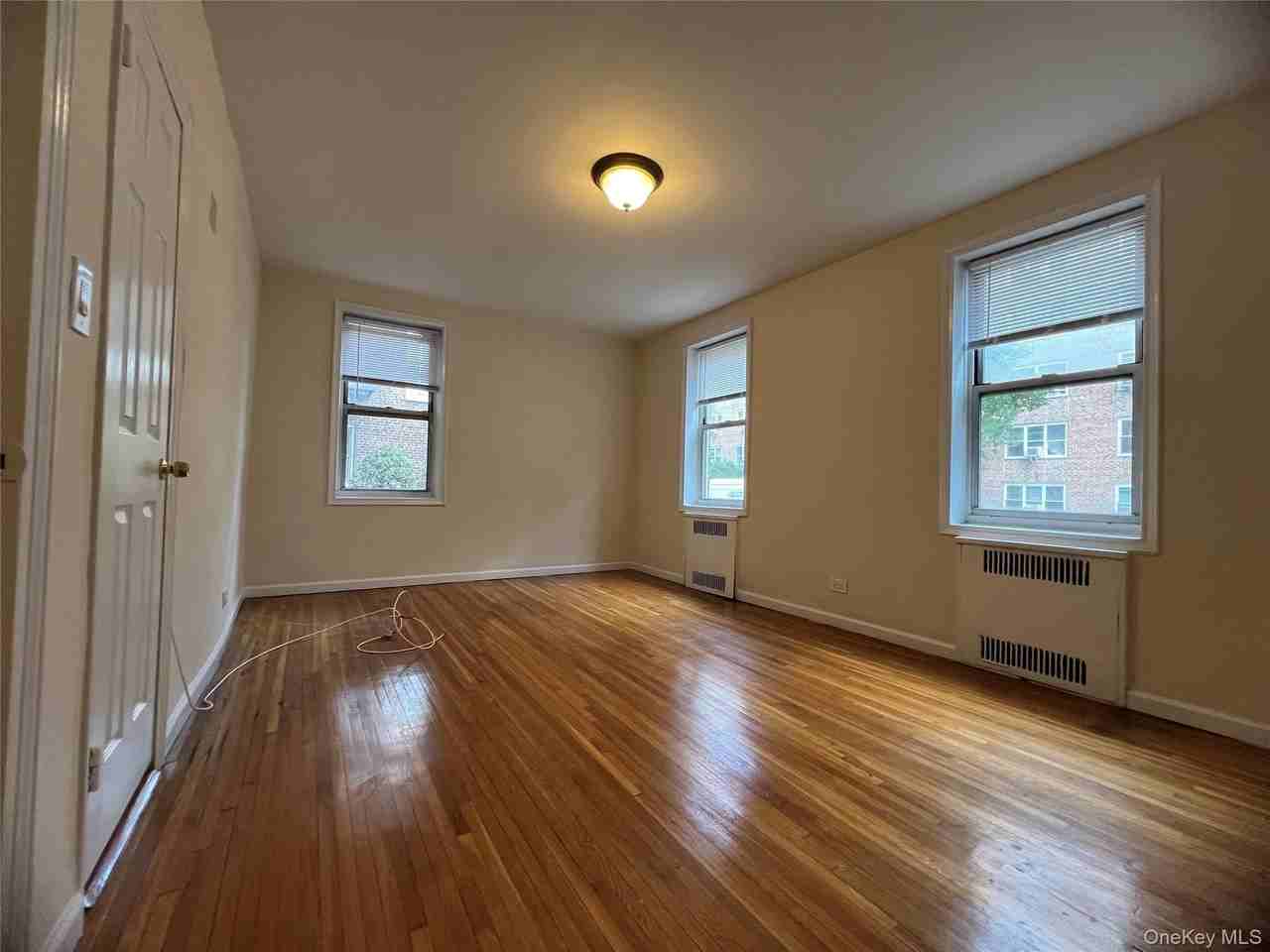 6574 Saunders St #1F - Photo 7 of 10