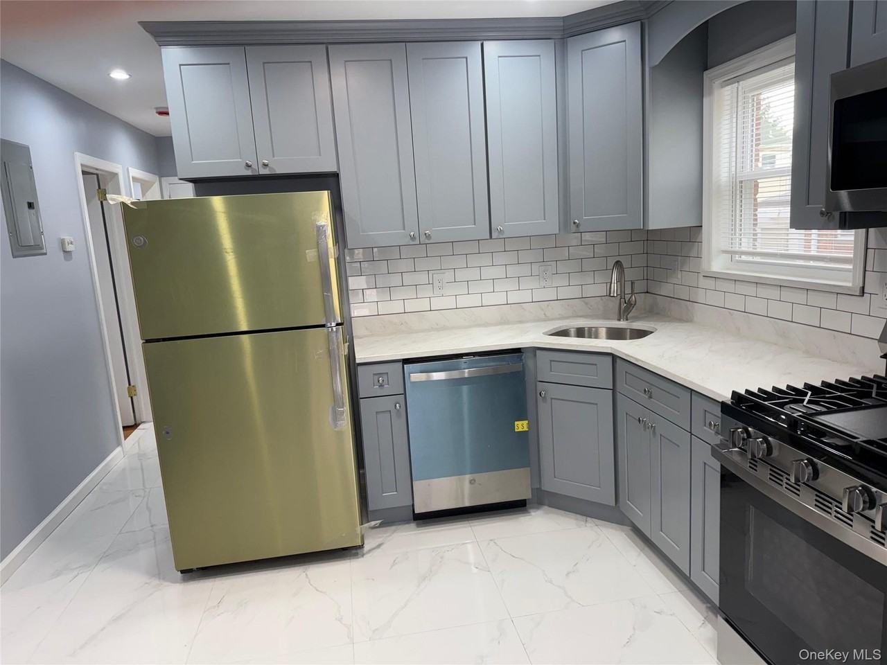 99 Gibson Blvd - Photo 3 of 9