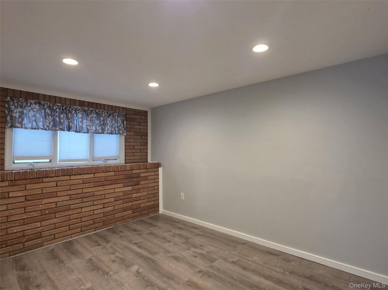 123 Joni Dr - Photo 7 of 11