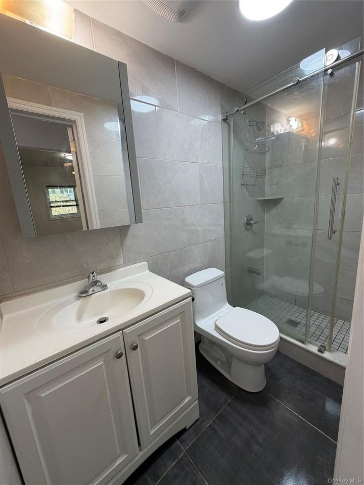 2067 Van Hoesen Ave #1FL - Photo 4 of 4