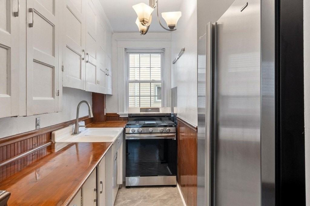 9 Glover St #1 - Photo 2 of 27