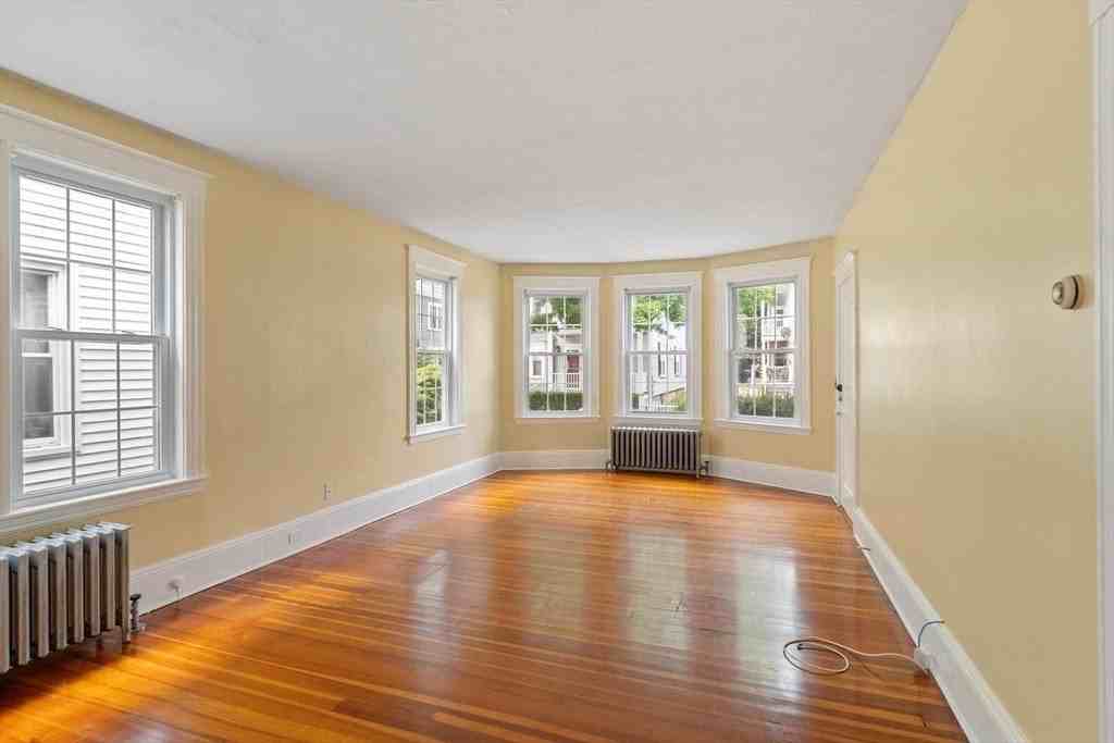 9 Glover St #1 - Photo 6 of 27