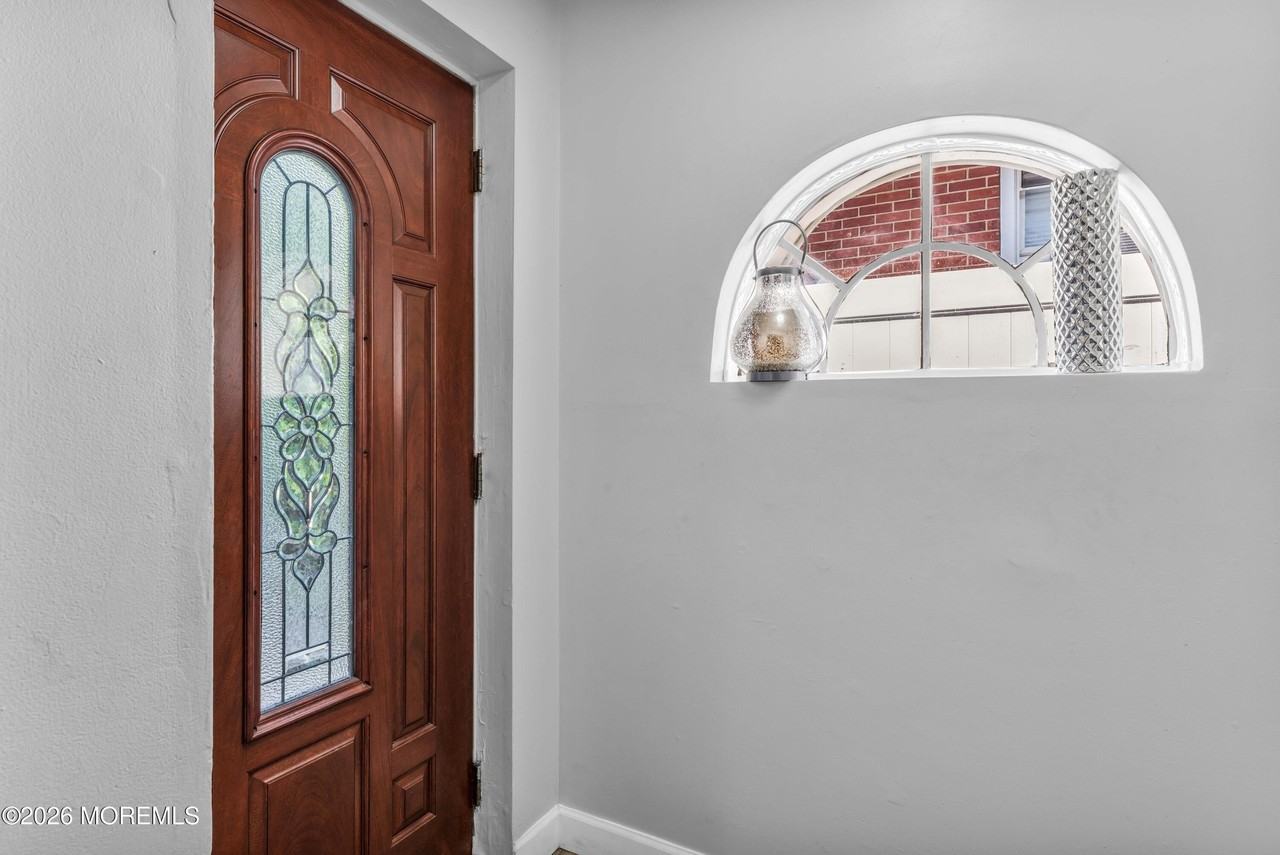 12 Jacobson St - Photo 3 of 25
