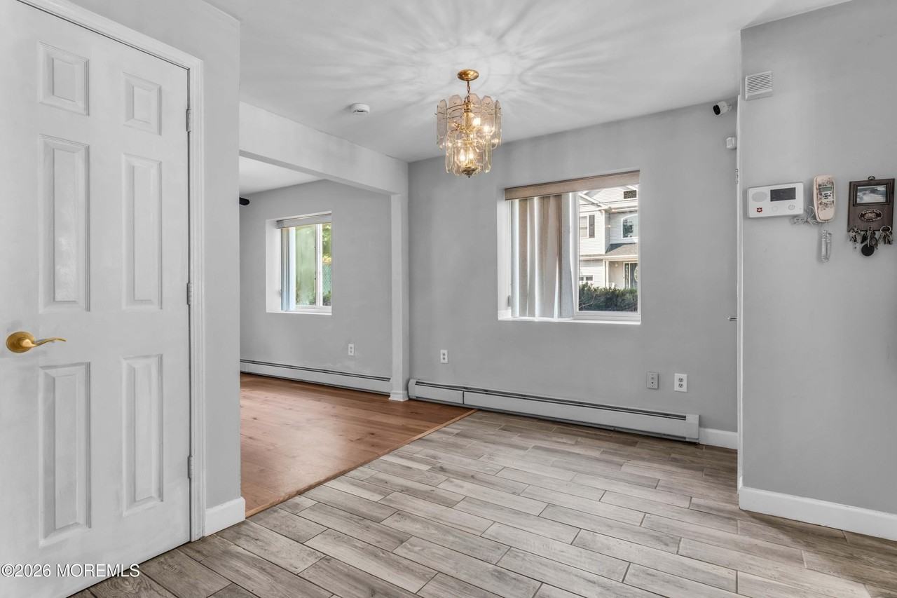 12 Jacobson St - Photo 4 of 25