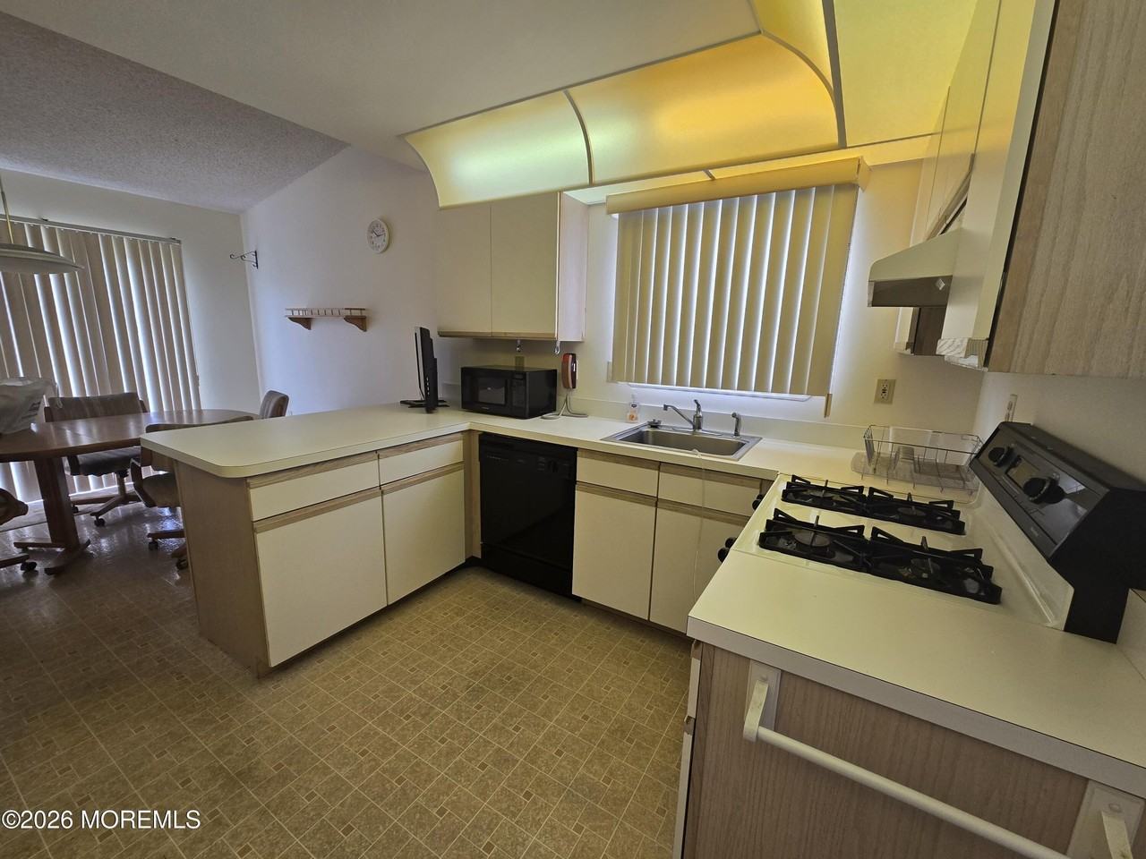 4 Cordoba Ct - Photo 6 of 26