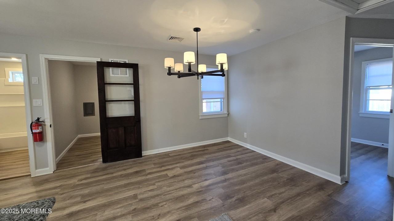 554 Lillie Rd - Photo 6 of 23