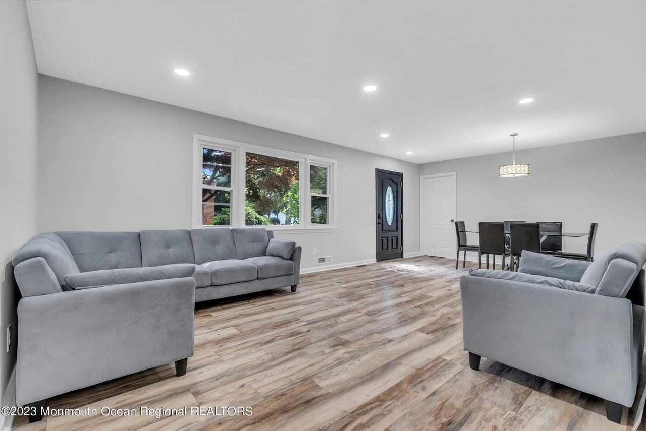 224 Cedar St - Photo 4 of 27