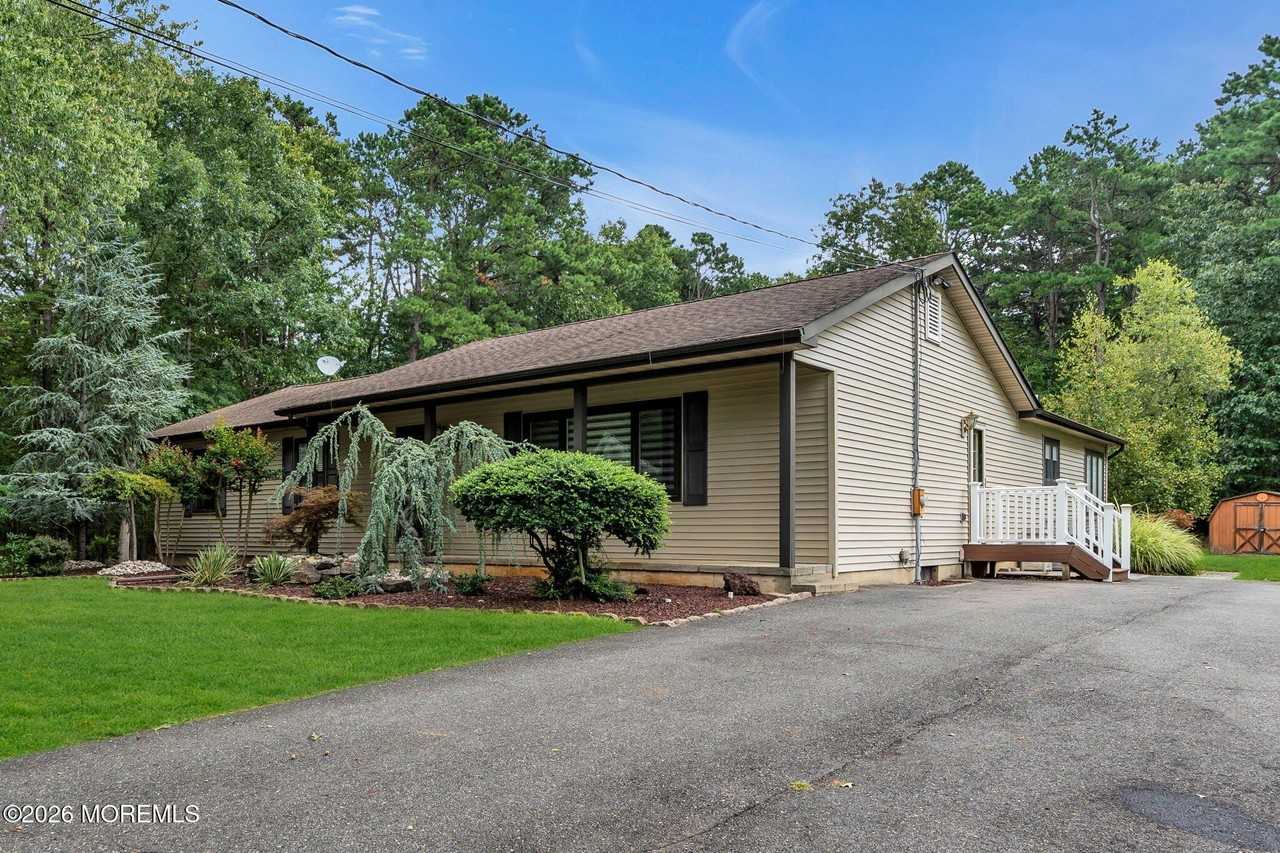 819 Harmony Rd - Photo 2 of 50