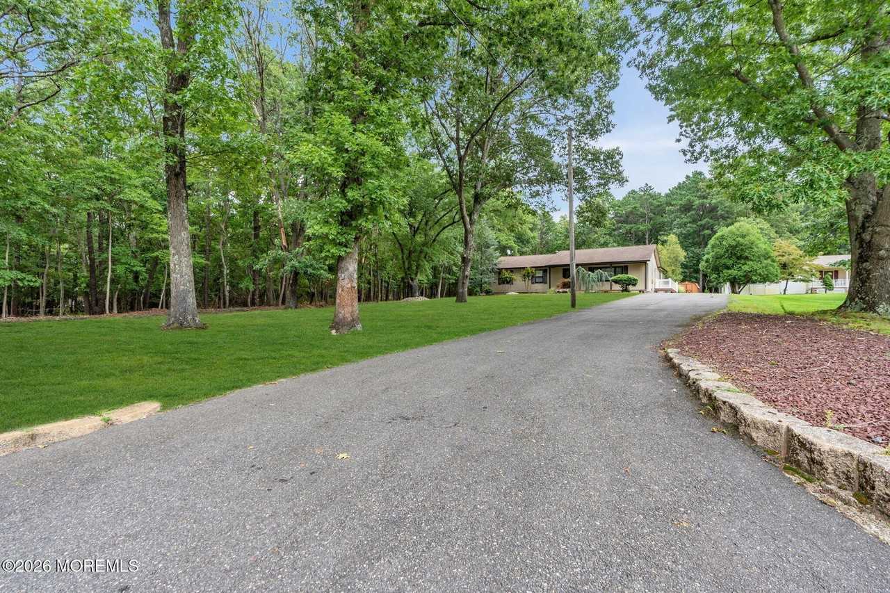 819 Harmony Rd - Photo 4 of 50