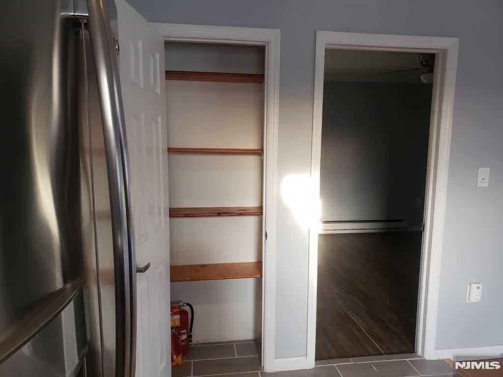 31 Plauderville Ave 2nd Fl - Photo 5 of 21