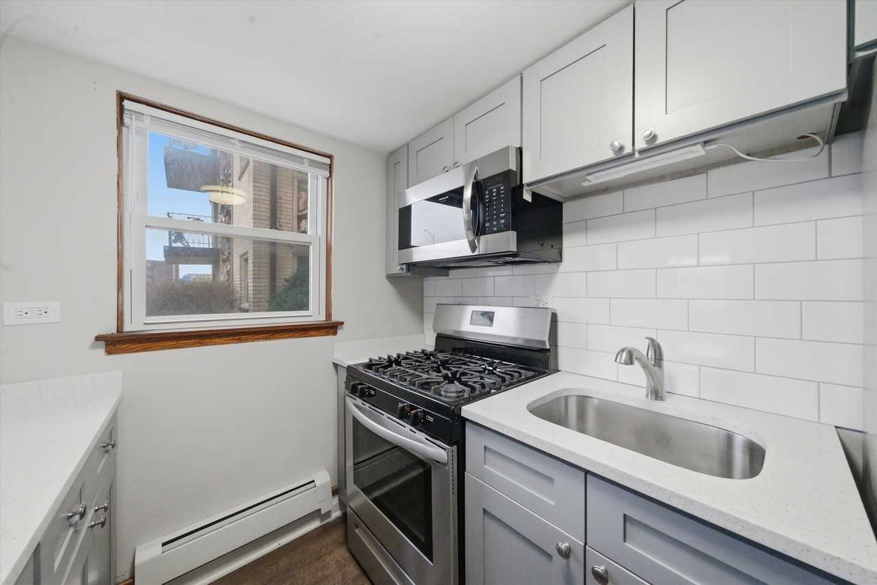 7709 W Marwood Ave #3N - Photo 5 of 14