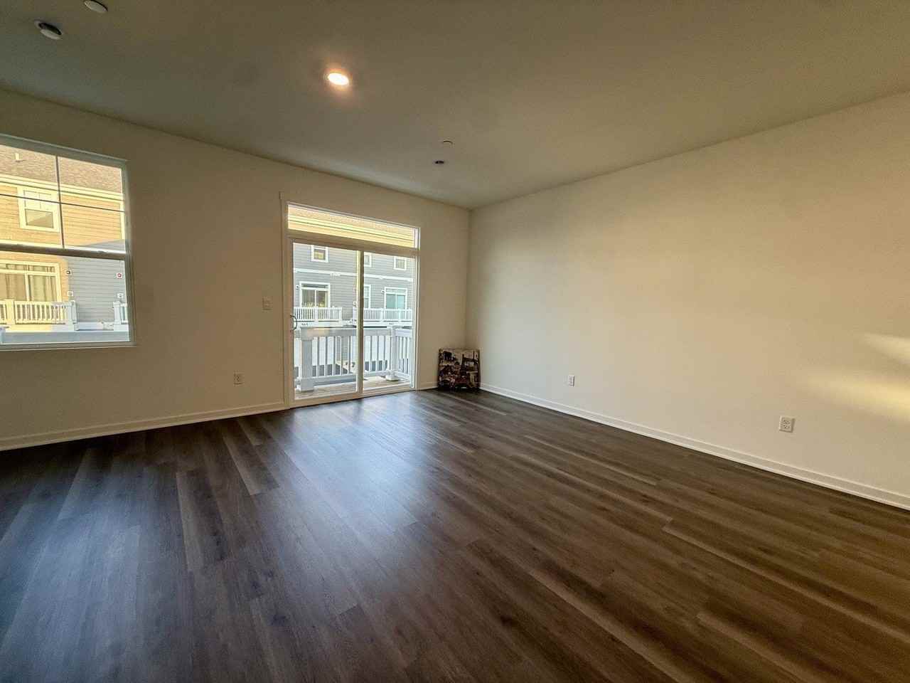 553 Yosemite Way - Photo 6 of 15