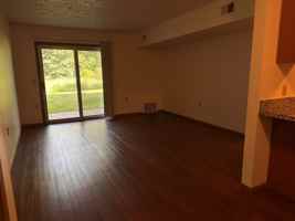 featured image of 1510 Yorkshire Drive #04