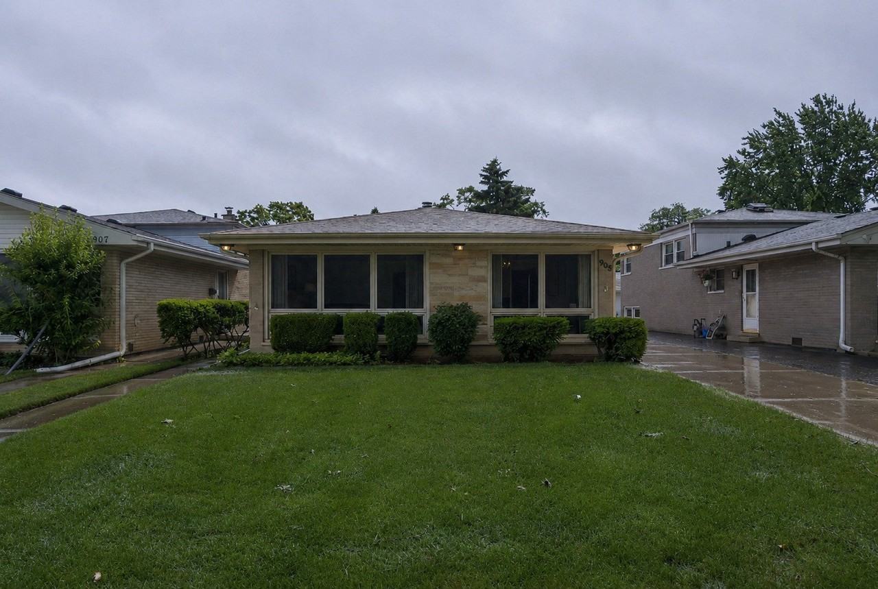 905 Long Rd - Photo 2 of 10