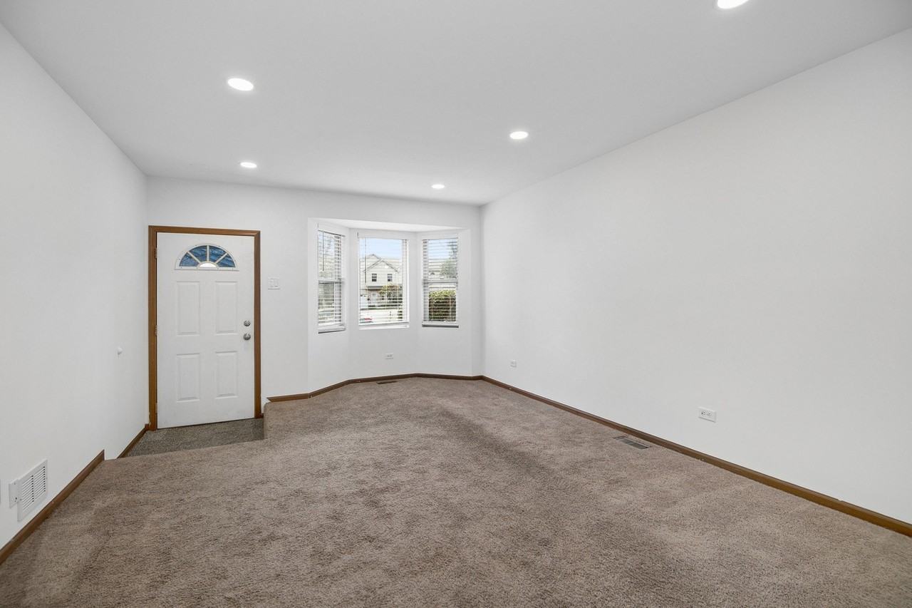 8528 Thomas Charles Ln #8528 - Photo 4 of 30