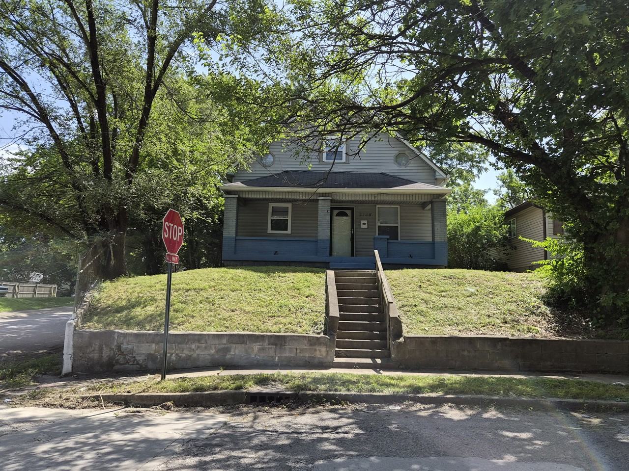 2755 N Dearborn St #1 - Photo 2 of 42