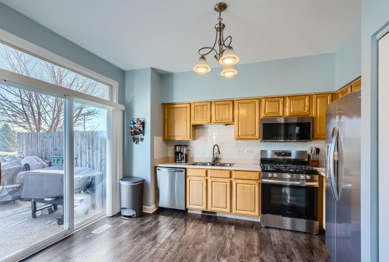 2606 Stowe Ct - Photo 2 of 12