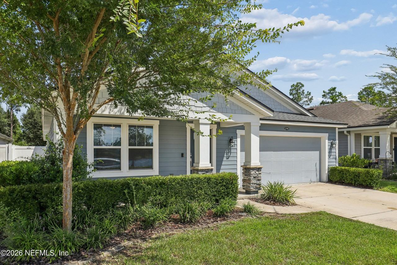 13791 Holsinger Blvd - Photo 3 of 48