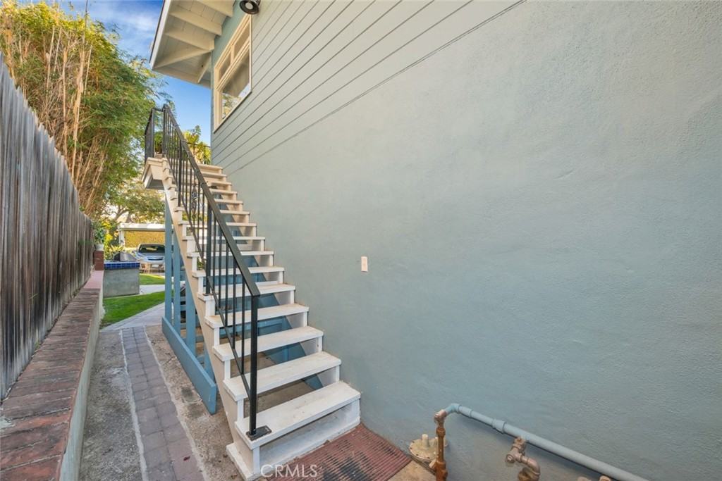 238 Cajon St - Photo 4 of 16