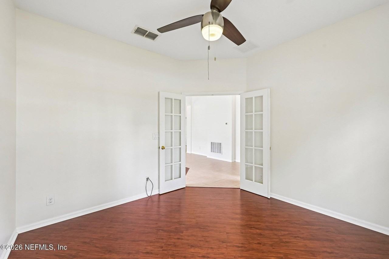 131 Cornwall Dr - Photo 4 of 19