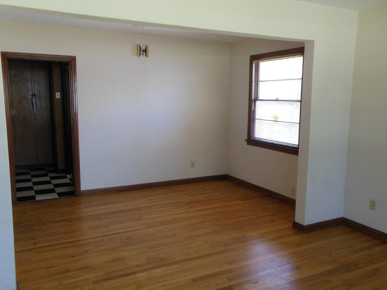 7536 Epperson Ave - Photo 3 of 7